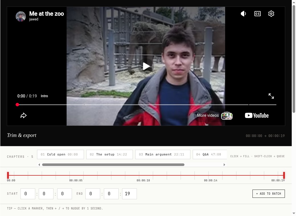 UI ของเครื่องตัดที่แสดงเครื่องเล่นวิดีโอ YouTube พร้อมแถบบทและแถบเลื่อนไทม์ไลน์ด้านล่าง - แถบเลื่อนดึงไปเต็มช่วง พร้อมที่จะเลือกเริ่มต้นและสิ้นสุด
